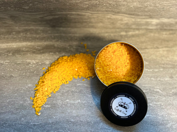 Lip Balm with Tin - Shea Butter, Coconut Oil &  Bee's Wax